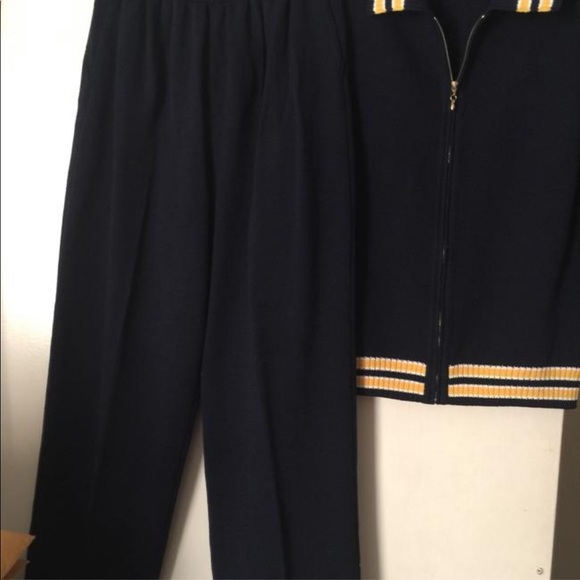 St John jacket/pants.  Bust 36, 23 long in.Navy - Picture 4 of 5